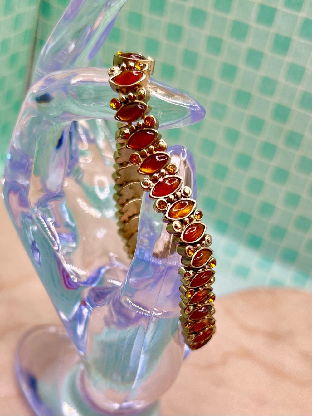 Vintage Signed Liz Claiborne Stretch Bracelet Amber Gemstone Gold Tone